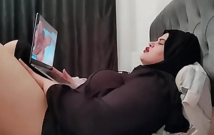 Horny STEPMOM watches PORN with reference to cum!