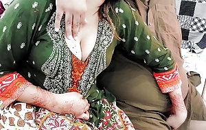 Pakistani Aunty Broad in the beam Pair Milking Than Having Anal Sex With Clear Hindi Audio