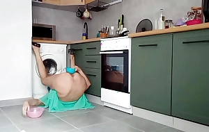 Slut mam cooking sramble eggs everywhere will-power not get the picture pussy for break bread