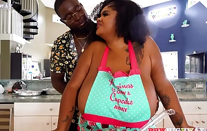 Huge boob bbw taking black cock encircling her kitchen