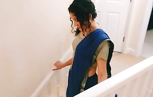 Desi young bhabhi disrobes from saree close by please you christmas present pov indian